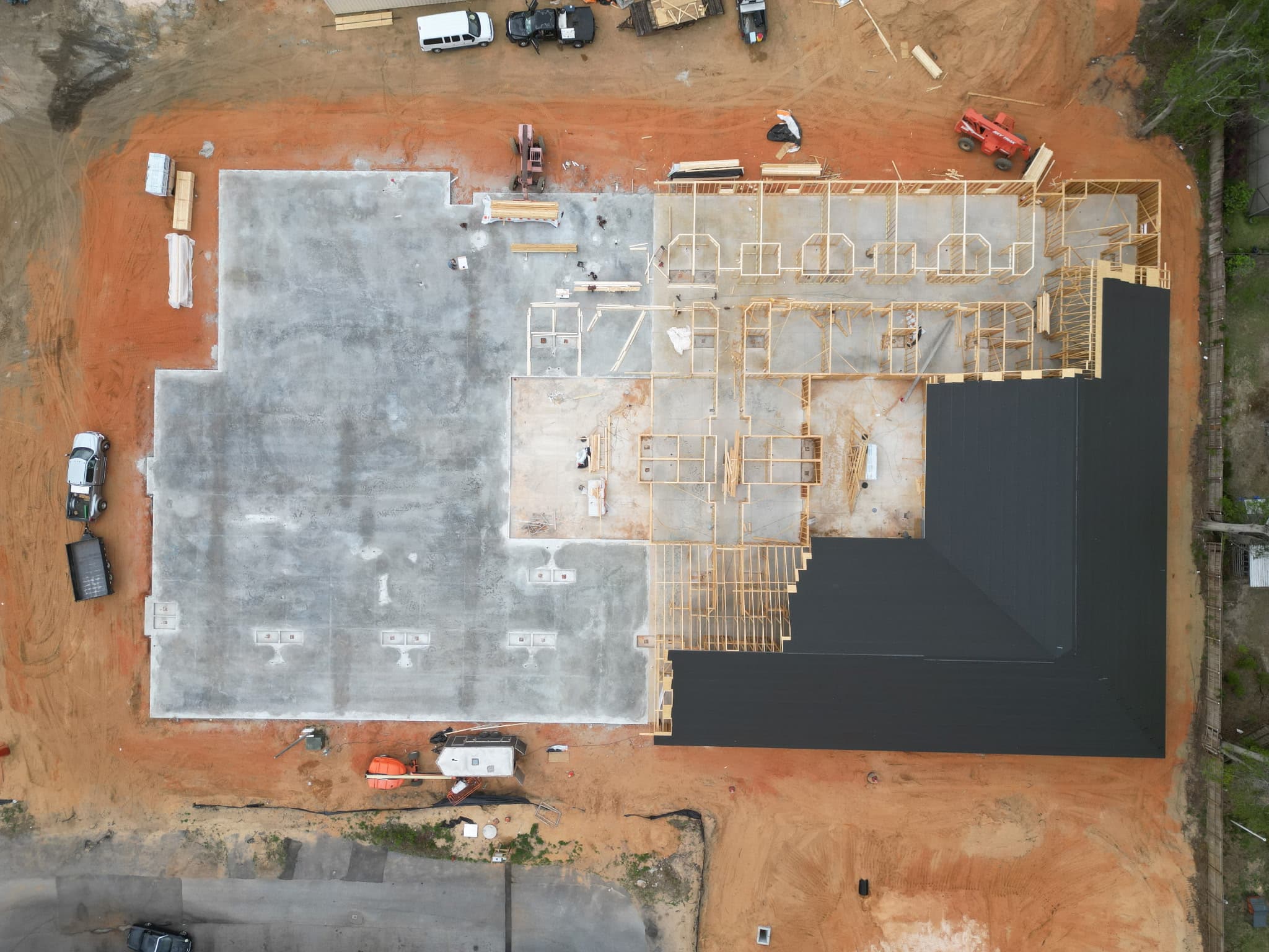 Scarlet Manor under construction